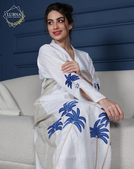 ثوب مطرز يشبه فخامتك