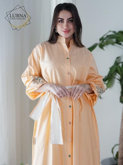 جلابية  مطرزة يدويا مع حزام