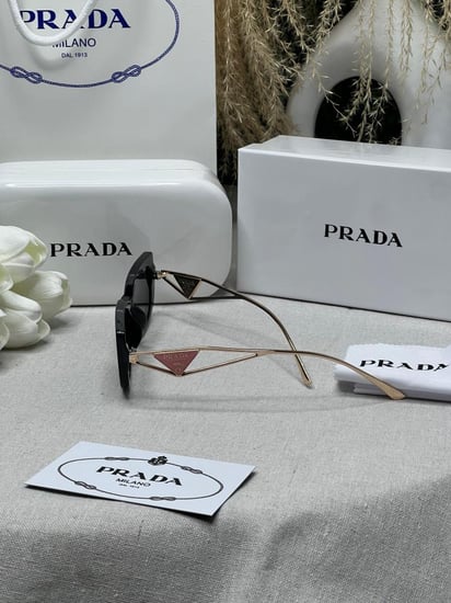 نظارة PRADA  أطار ذهبي -وردي