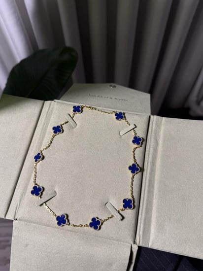 سلسال فان كليف 10 وردات - أزرق