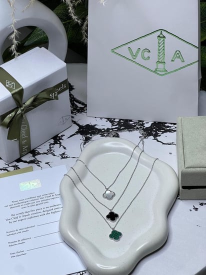 سلسال مع حلق  Van cleef