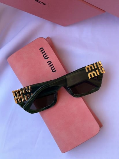 نظارة MIU MIU