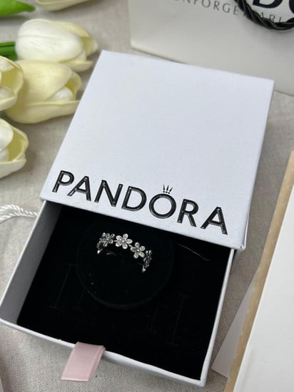 خاتم باندورا PANDORA فضي كرستالة فضي