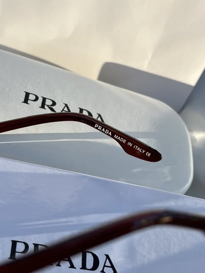 نظارة PRADA المشهورة