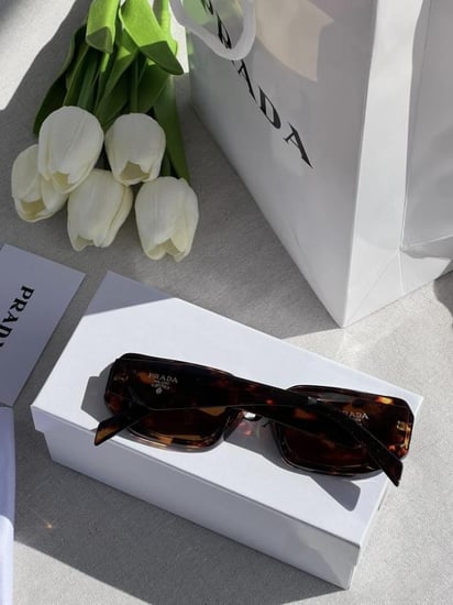 نظارة PRADA المشهورة