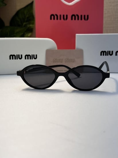 نظارة - MIU MIU إطار أسود - عدسة اسود