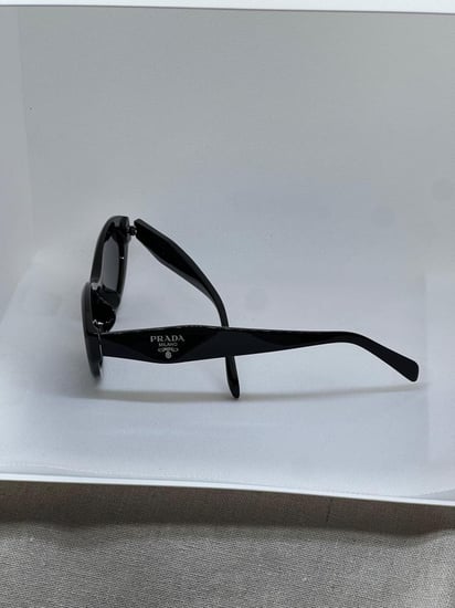 نظارة PRADA المشهورة