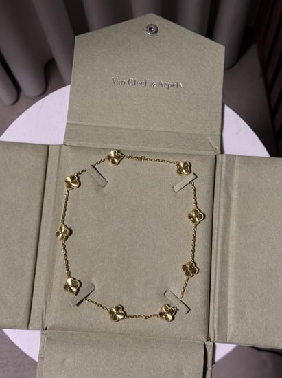 سلسال فان كليف 10 وردات - ذهبي