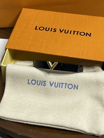 إسوارة LOUIS VUITTON معدن ذهبي