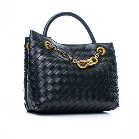 حقيبة يد نسائية فاخرة من بوينت ون – تصميم أنيق وخامة فاخرة 105