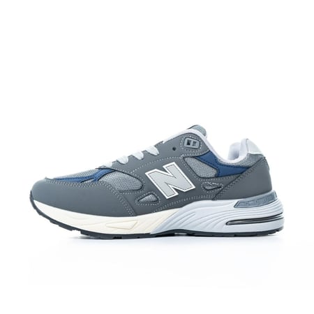 حذاء رياضي رجالي صناعة فتنامي 100