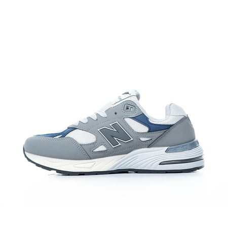 حذاء رياضي رجالي صناعة فتنامي 100