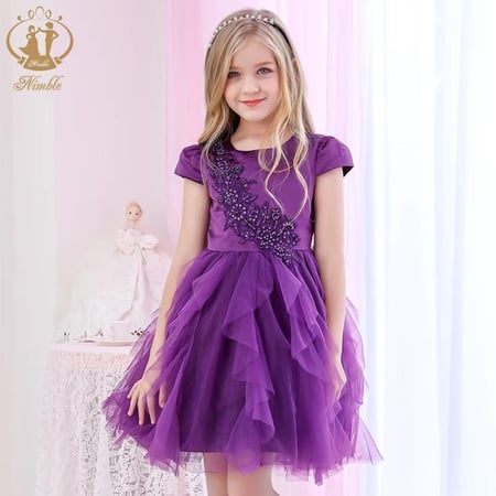 فستان أبيض ناعم ذات جودة عالية