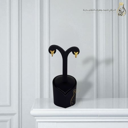 أقراط ذهبية بفص تصميم فراشة