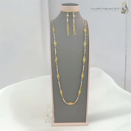 عقد تراثي طويل بديل الذهب بتفاصيل كرات ثلاثية اللون