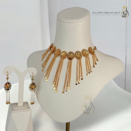 مخنق ورد المها