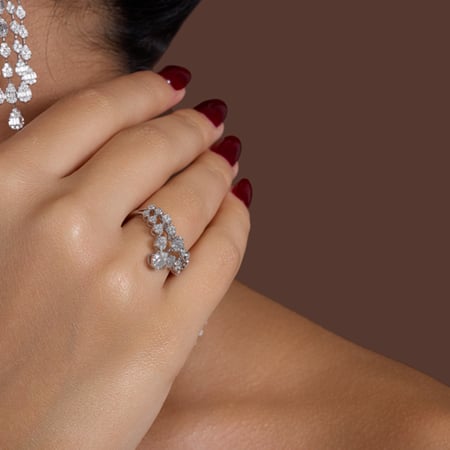 طقم ذهب ابيض و الماس عيار 18