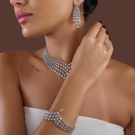 طقم ذهب ابيض و الماس عيار 18