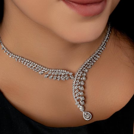 عقد الماس ذهب ابيض