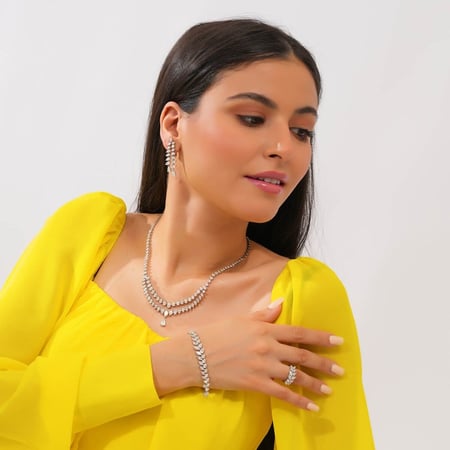 طقم ذهب ابيض والماس