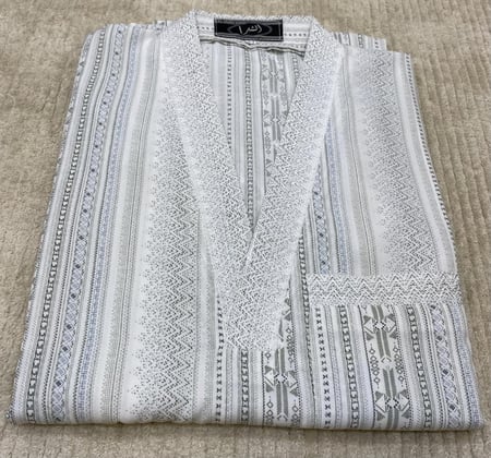 مخطط ابيض تفاحي النقشة ( القديمة )