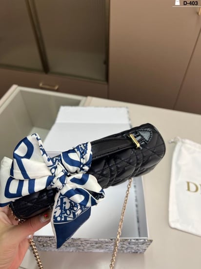 شنطة يد ديور أسود مطفي