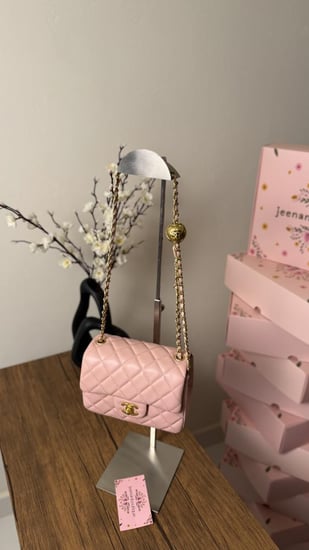 شنطة كتف شانيل بيبي بينك