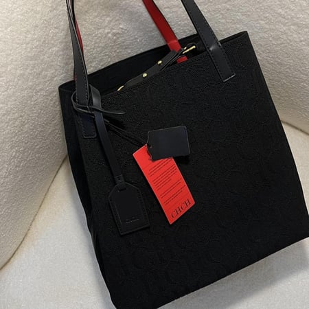 شنطة سي اتش أسود