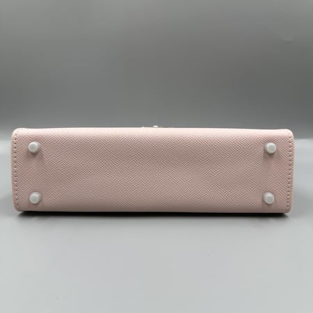 شنطة بينك فاتح