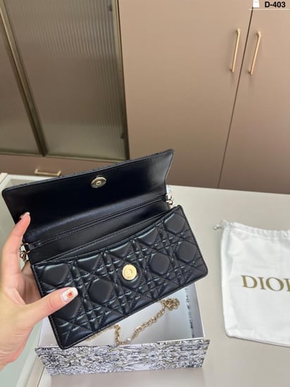 شنطة يد ديور أسود مطفي