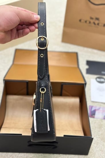 شنطة كتف كوتش بني