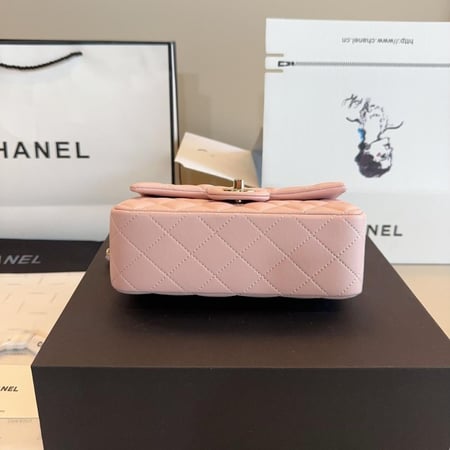 شنطة يد شانيل بيبي بينك