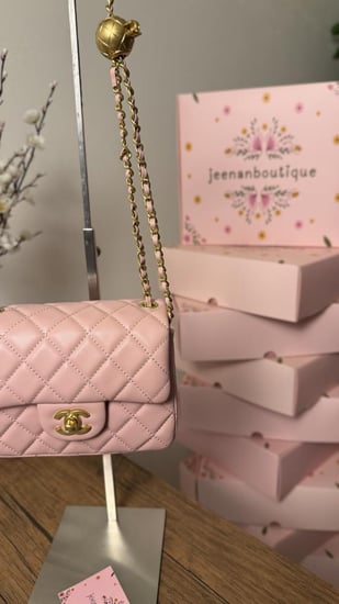 شنطة كتف شانيل بيبي بينك