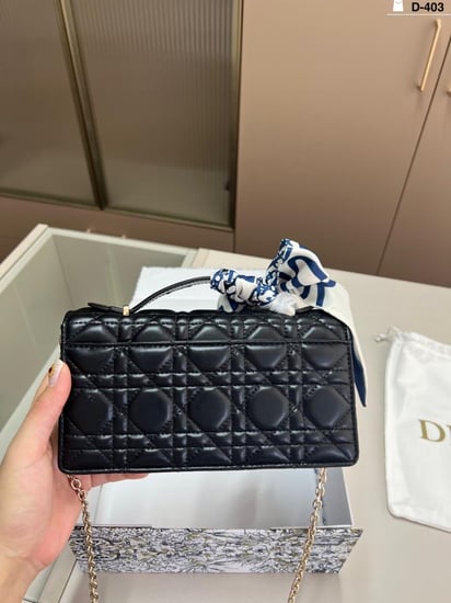 شنطة يد ديور أسود مطفي