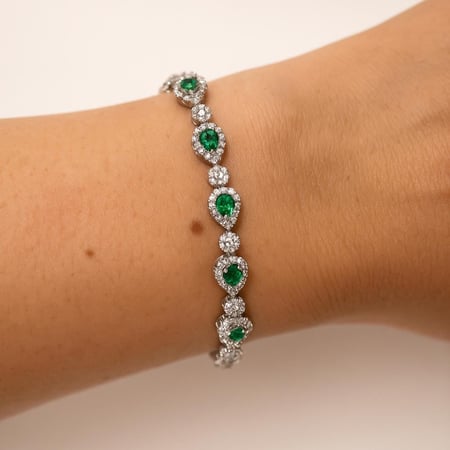 سوار الأناقة الملكية بلون الزمرد (فضة إسترليني 925)