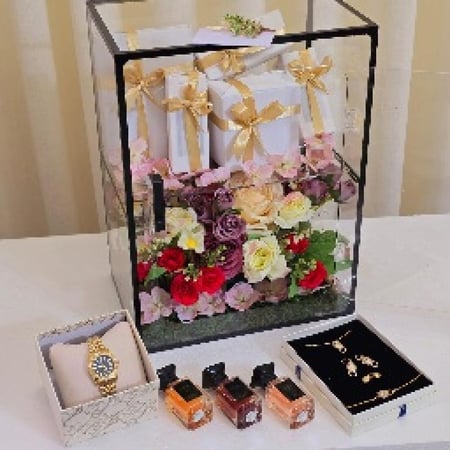 مجموعة الهدايا الملكية – عطر الأناقة وألق الذهبي