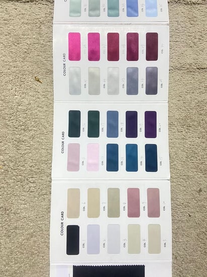 عباية تخرج أنيقة بتصميم عصري