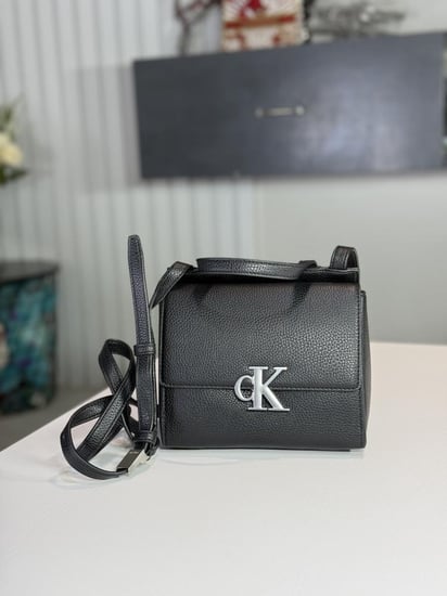 كالفن كلاين فلاب سكوير كروسبودي Calvin Klein Archive Small Square Flap