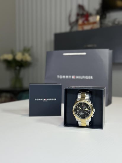 تومي تو تون امبر ساعة رجالية