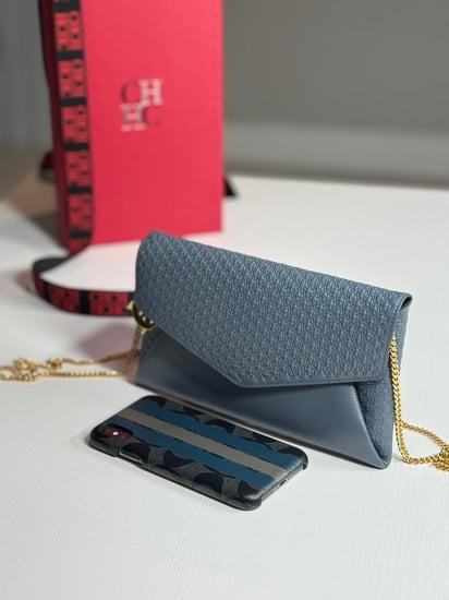 كارولينا هيريرا رويال كروس والت