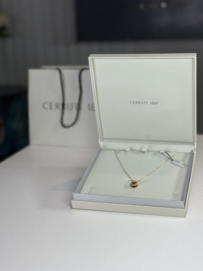 سلسة شروتي ناعمه بتصميم فراشه cerruti 1881 butterfly necklace black side