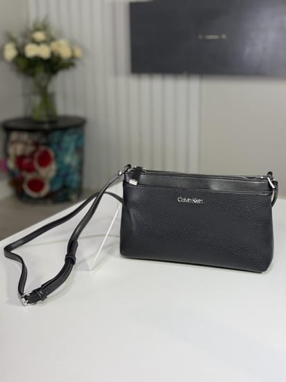 شنطة كالفن كلاين كروس بودي بثلاث جيوب اسود/ فضي calvin klein crossbody bubbled leather