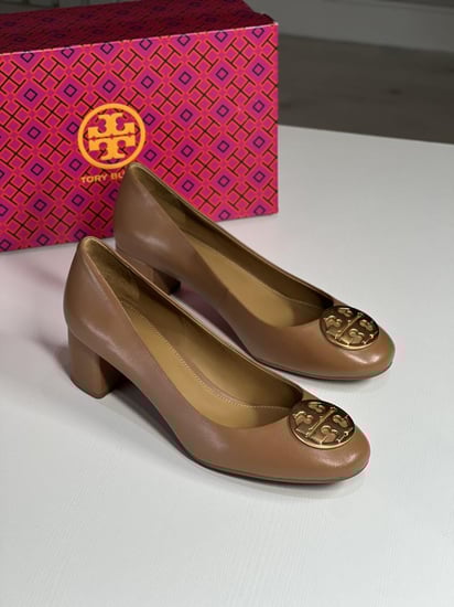 توري برتش كعب تان