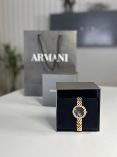 ساعة ارماني تويستد وايت فيس- روز/ ابيض صدفي