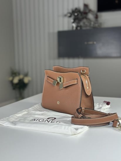 شنطة فرح FARAH CROSSBODY BAG S كروس بودي بتصميم ايرمز - بني / ذهبي
