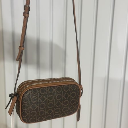 كالفن كلاين سجنشر كروس بودي دبل zip