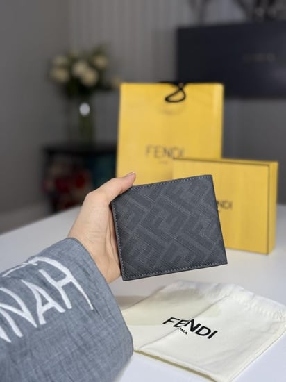 محفظة فندي رماديه سجنشر باي فولد Fendi Diagonal Wallet Grey fabric bi-fold wallet