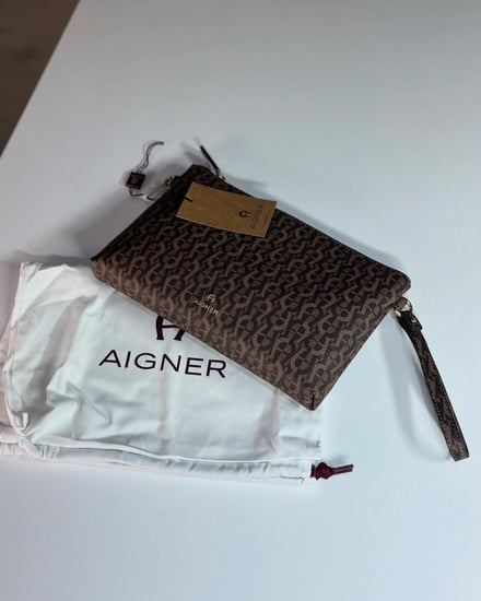 اقنر LILIA ICON POUCH WITH HAND LOOP باوتش ليليا ايكون بلون - بني