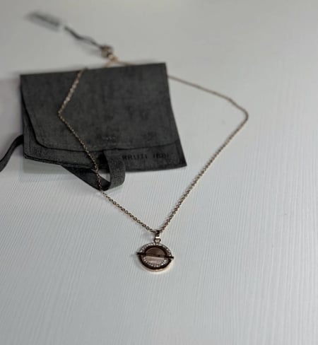 شيروتي سلسلة روز قولد بعلامه مزينه باللولو cerruti 1881 logo pearl necklace