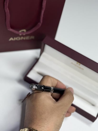 قلم اجنر بلاك جولد ريمر aigner ballpoint pen black and silver wavy design
